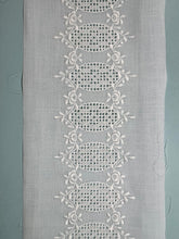 Load image into Gallery viewer, Swiss Lace Embrodery Set